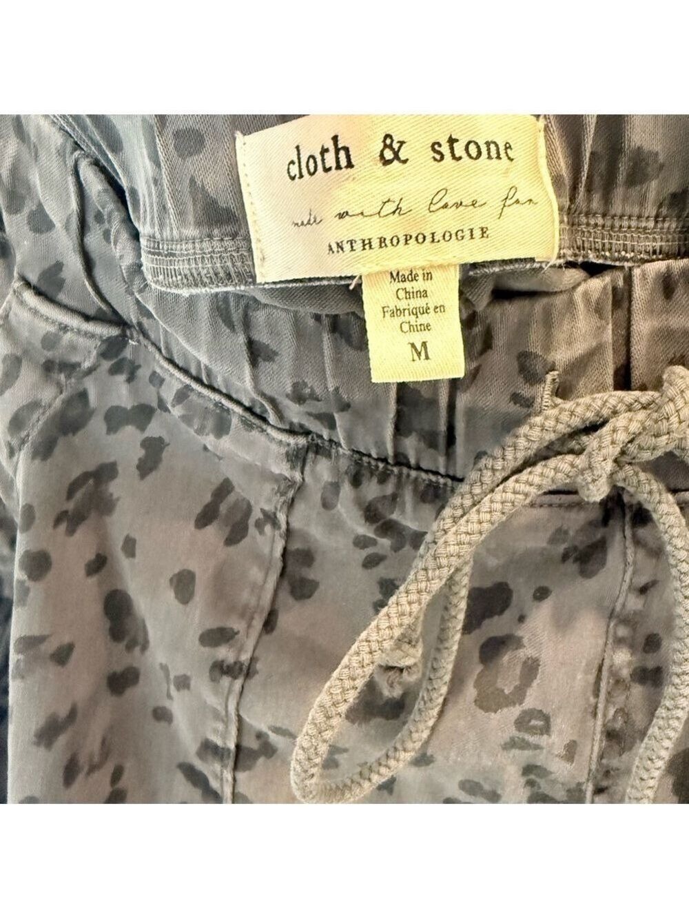 Cloth & Stone Anthropologie Gray Leopard Joggers Size Medium - Picture 2 of 6